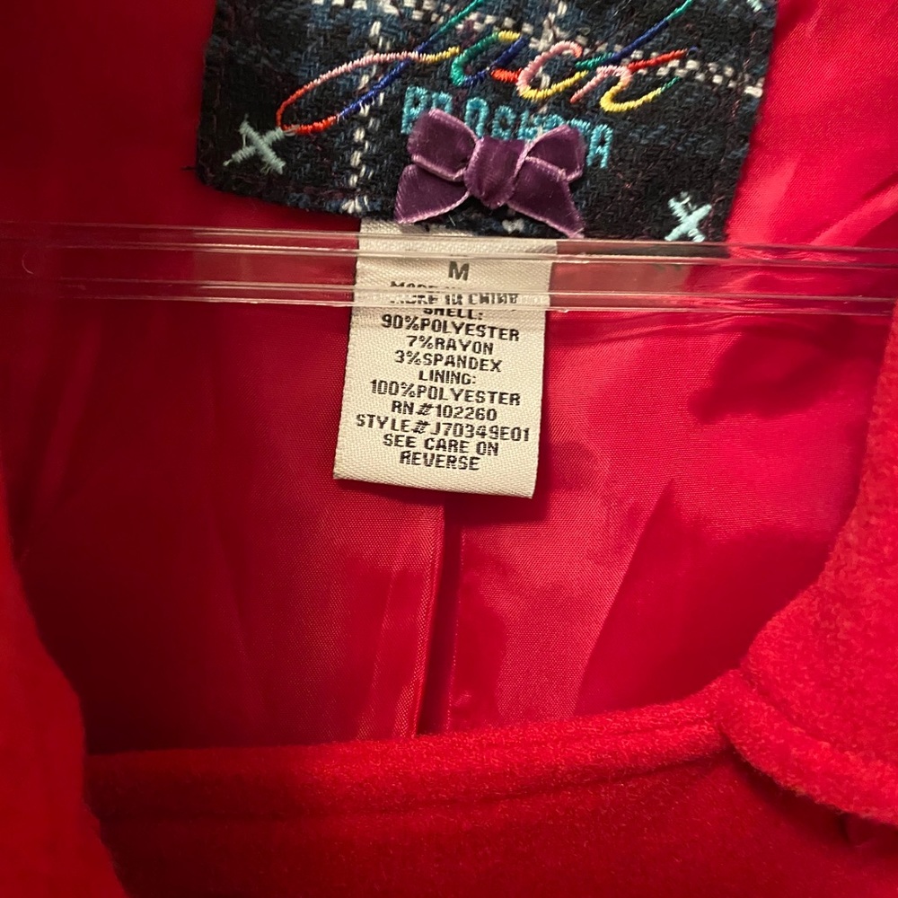 Red coat - Picture 3 of 3